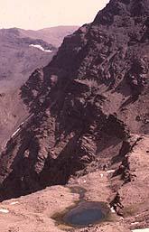 Un joven se precipita por un barranco en Sierra Nevada