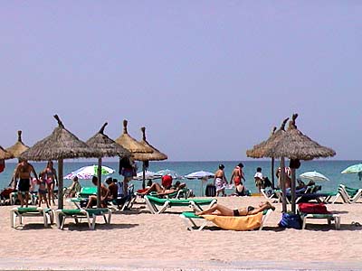 El Área de Turismo abre el plazo para solicitar instalaciones de temporada en las playas de Motril