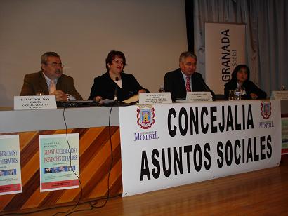 Pedro Álvarez y Teresa Jiménez clausuran el curso para mayores Las Garantías de Derechos y Prevención de Fraudes