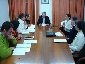 El alcalde de Motril preside la reunión del Patronato de la Residencia San Luis