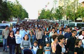 Tres centenares de personas se manifiestan pra reivindicar la unión de la carretera de Umbría con la de la Costa