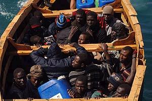 Interceptada una embarcación con ocho inmigrantes en las costas de Granada