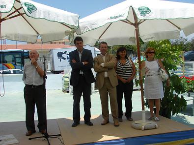 El primer edil acudió a la inauguración de un Garden en APROSMO, acompañado por miembros de la Corporación Municipal
