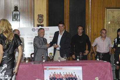 El CP Granada 74 se presenta ante la sociedad motrileña con el apoyo del Alcalde y responsables municipales
