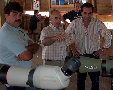 La Charca de Suárez recepciona un telescopio para facilitar a los visitantes fotografiar con mayor calidad el humedal