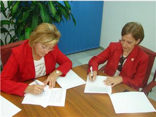 la Concejalía de la Mujer de Motril firma un convenio de colaboración con la Asociación Española contra el Cáncer