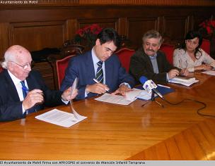 El Ayuntamiento de Motril firma con APROSMO el convenio de Atención Infantil Temprana