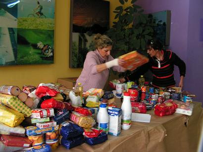 Diez mil kilos de alimentos se han conseguido en la campaña de solidaridad para los más necesitados de Salobreña