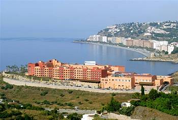 Casi 8.000 plazas hoteleras se cierran este año en la Costa de Granada