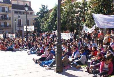 Los niños motrileños celebran el Día de la Paz y la No Violencia
