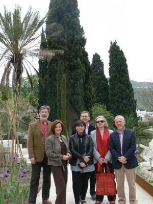 Parlamentarios del PSOE visitan el Jardín Nazarí de Vélez de Benaudalla
