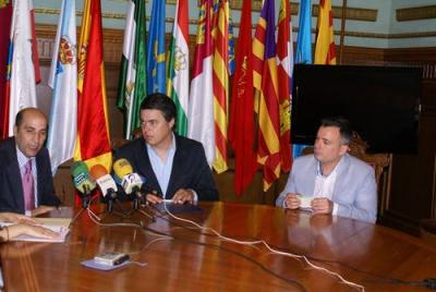 Ayuntamiento y Alcampo aúnan esfuerzos para ofrecer mejores actividades culturales a los motrileños