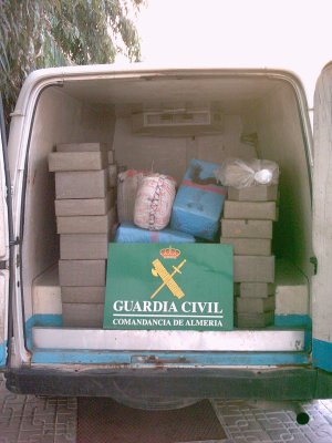 Decomisados 840 kilos de hachís en la costa de Granada