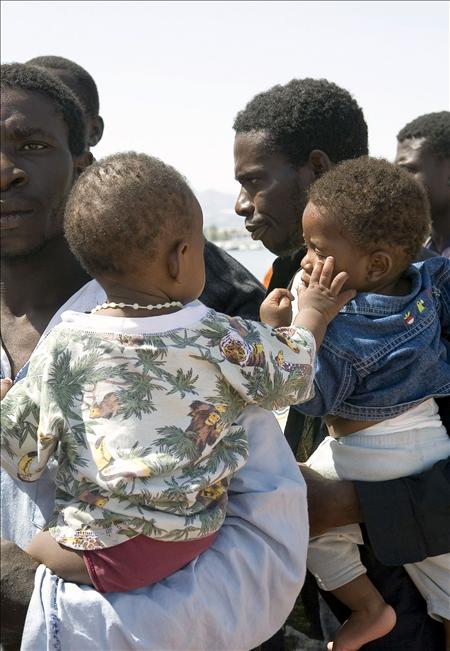 Rescatada una patera con 44 inmigrantes frente a la costa de Motril