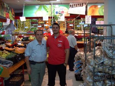 Supermercado El Laguero aceptó pesetas para comprar sus productos. Recaudó 4 millones de pesetas en un mes