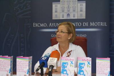 El Ayuntamiento de Motril presenta la VII convocatoria del programa de Becas para Madres Jóvenes Estudiantes