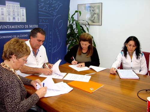 La firma de un convenio posibilita que los alumnos del TSAFAD del Martín Recuerda participen en actividades naúticas