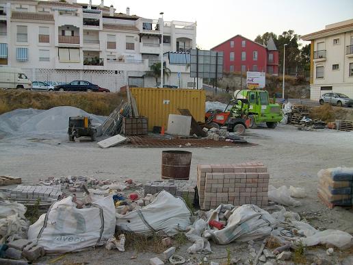 El PSOE exige una solución para los problemas que origina el acopio de materiales de construcción