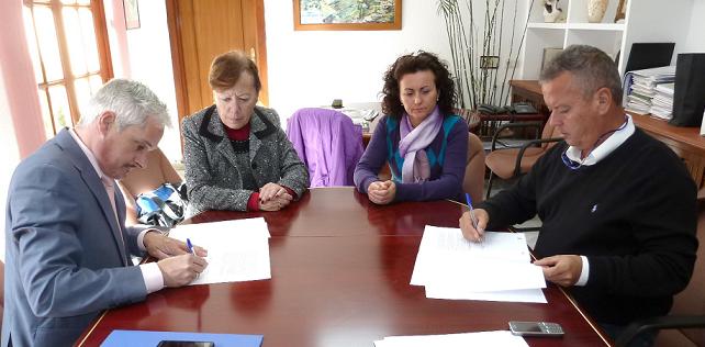 El Ayuntamiento de Almuñécar firma un acuerdo con la Residencia Costa Tropical