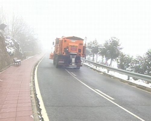 La nieve y la niebla dificulta la circulación en varias carreteras de la provincia