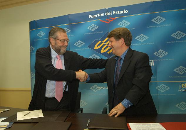 Diputación y la Autoridad Portuaria de Motril firman un convenio de difusión de la actividad del puerto