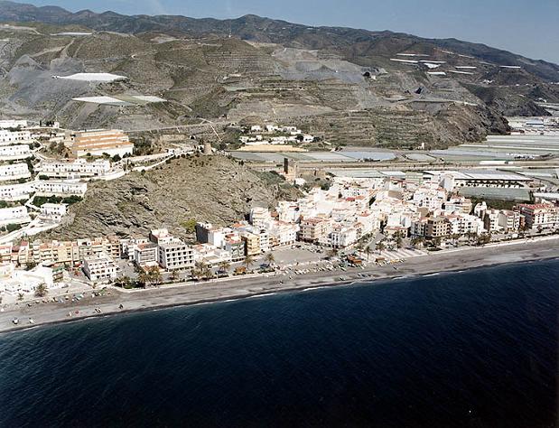 Fiscalía abre diligencias contra el Ayuntamiento de Albuñol por los vertidos en sus playas