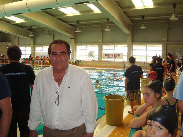 La primera jornada de los Juegos Escolares en el Medio Acuático lleva a 150 alumnos a la piscina municipal