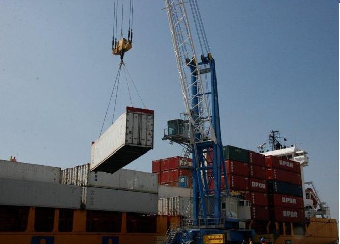 El tráfico de contenedores en el Puerto de Motril crece un 43%