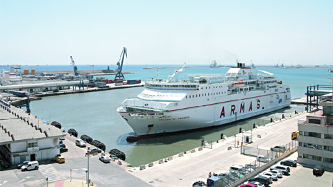 la Línea marítima de pasajeros Motril-Melilla-Motril hace historia para las dos ciudades