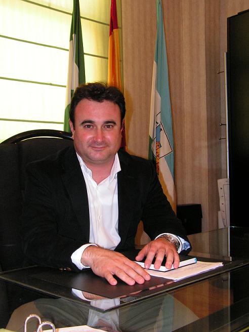 El Ayuntamiento de Salobreña debe más de 100.000 en telefonía fija y móvil