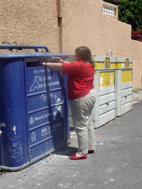 El PSOE de Almuñécar pide la instalación de contenedores para el reciclaje de residuos y propone empezar con las casetas de la Feria