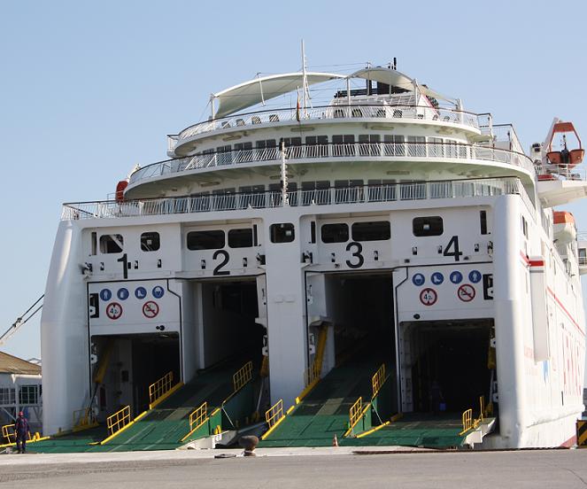 La Guardia Civil observa falta de seguridad en la línea marítima Motril-Melilla