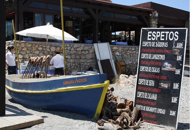 Empresarios retrasan la construcción de chiringuitos en la costa de Granada hasta que la Junta garantice su ubicación