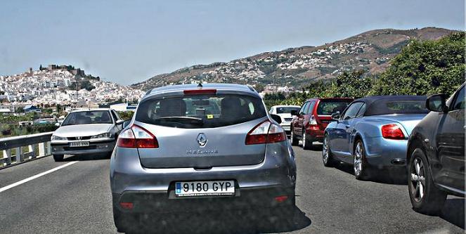 Hoy viernes se inicia la operación retorno. Se espera un gran número de vehículos en las carreteras de la costa y la de Motril-Granada