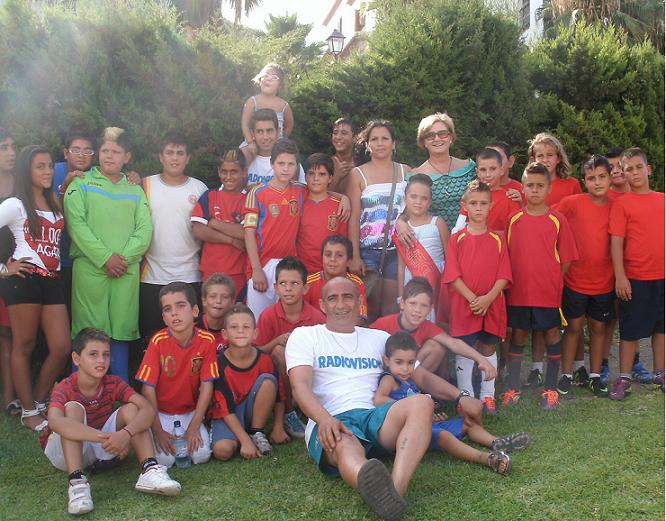 El I Torneo Internacional Infantil de Fútbol Ciudad de Motril reúne en el colegio Mariana Pineda a casi un centenar de participantes