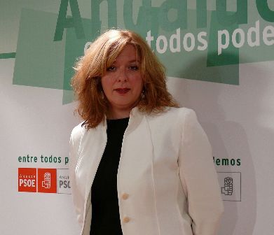 Flor Almón anuncia una candidatura que combina juventud y experiencia