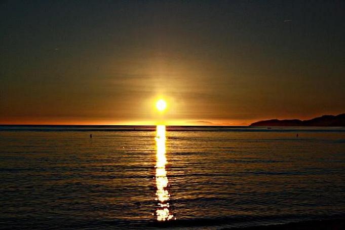 La puesta de sol de hoy miércoles 12 de octubre en la Costa de Granada