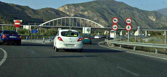 El Gobierno destina 15 millones de euros a la conservación de carreteras de la costa de Granada