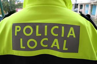 La policía Municipal de Motril multa a un vehículo municipal de la localidad