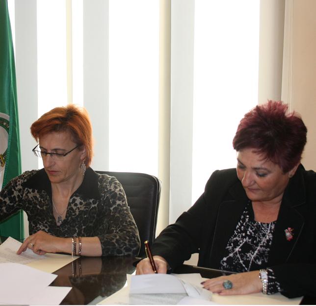 Órgiva firma un convenio para concertar las plazas del Centro de Educación Infantil