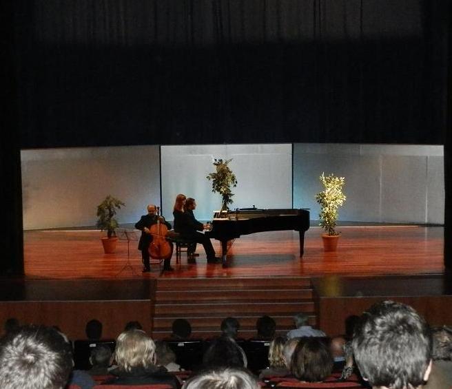 Buen concierto de cello y piano ofrecieron en la Casa de la Cultura de Almuñécar César Jiménez y Daniel Ábalo