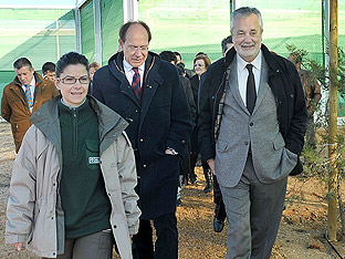 Díaz Trillo visita la planta de Aguas Lanjarón