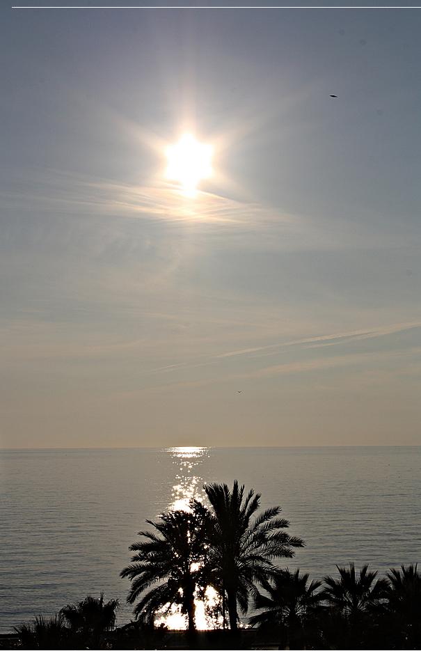 Una ventana al mar en la tarde de hoy sábado en la Costa de Granada