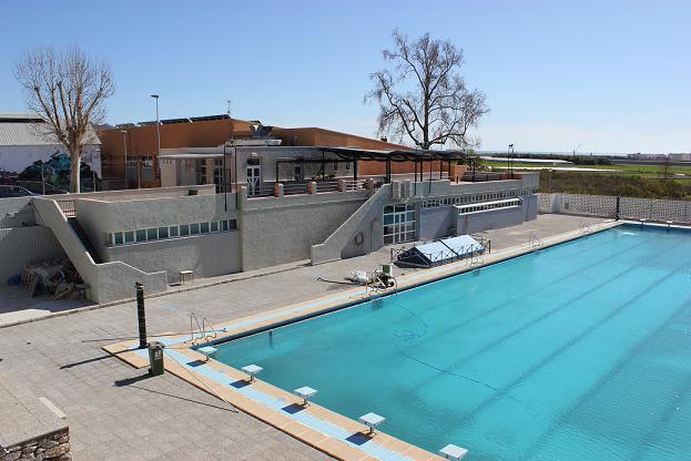 El PSOE denuncia recortes en la calefacción de la piscina municipal