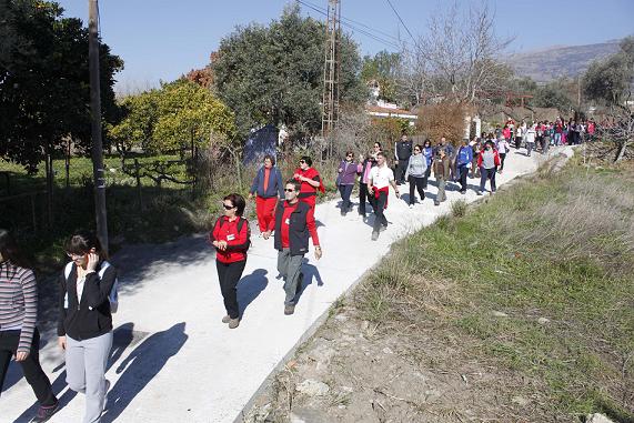 600 personas caminan contra el cáncer en Órgiva