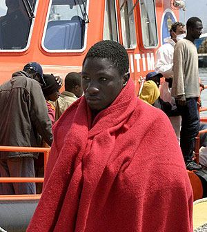Llegan al puerto de Motril 50 inmigrantes de los cuales 6 son mujeres y dos niños