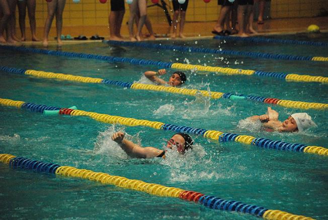 Gran jornada la disputada en la piscina con la primera fase eliminatoria de los Juegos en el Medio Acuático