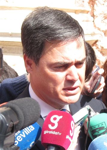 Rojas compatibilizará por ahora el cargo de portavoz parlamentario del PP con el de alcalde