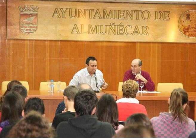 El poeta mejicana Ali  Calderón dio una clase magistral  de poesía en Almuñécar