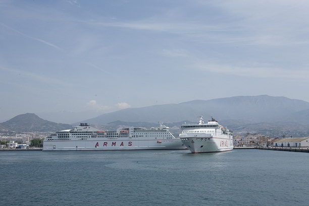 Armas incorpora un ferry más grande y moderno a la travesía entre Motril y Melilla